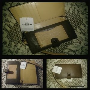 🆕Coach Wallet/Phone Case